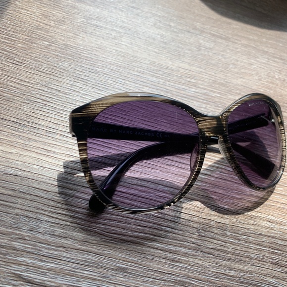 MARC JACOBS CUTE SUNGLASSES - Picture 2 of 8